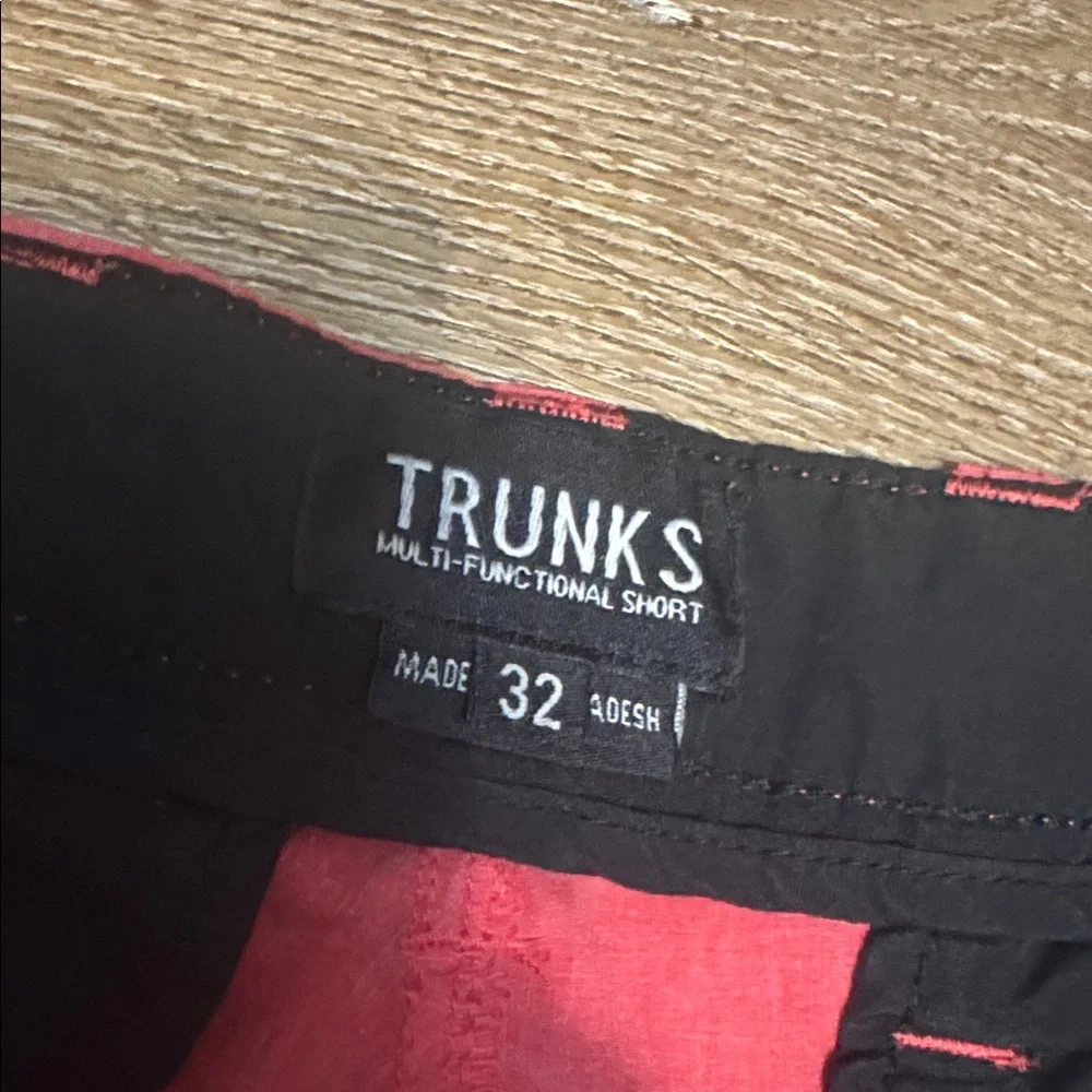 Trunks multi functional shorts 32‎